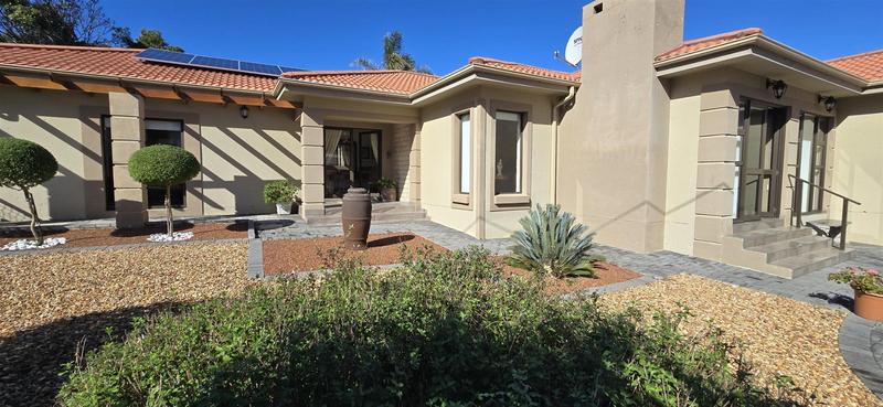 3 Bedroom Property for Sale in Outeniqua Strand Western Cape